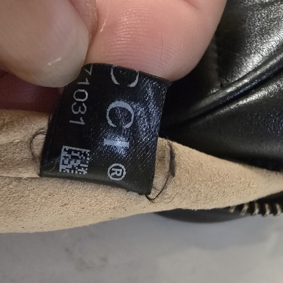 Gucci GG MARMONT SMALL SHOULDER BAG Authentic - Picture 6 of 9